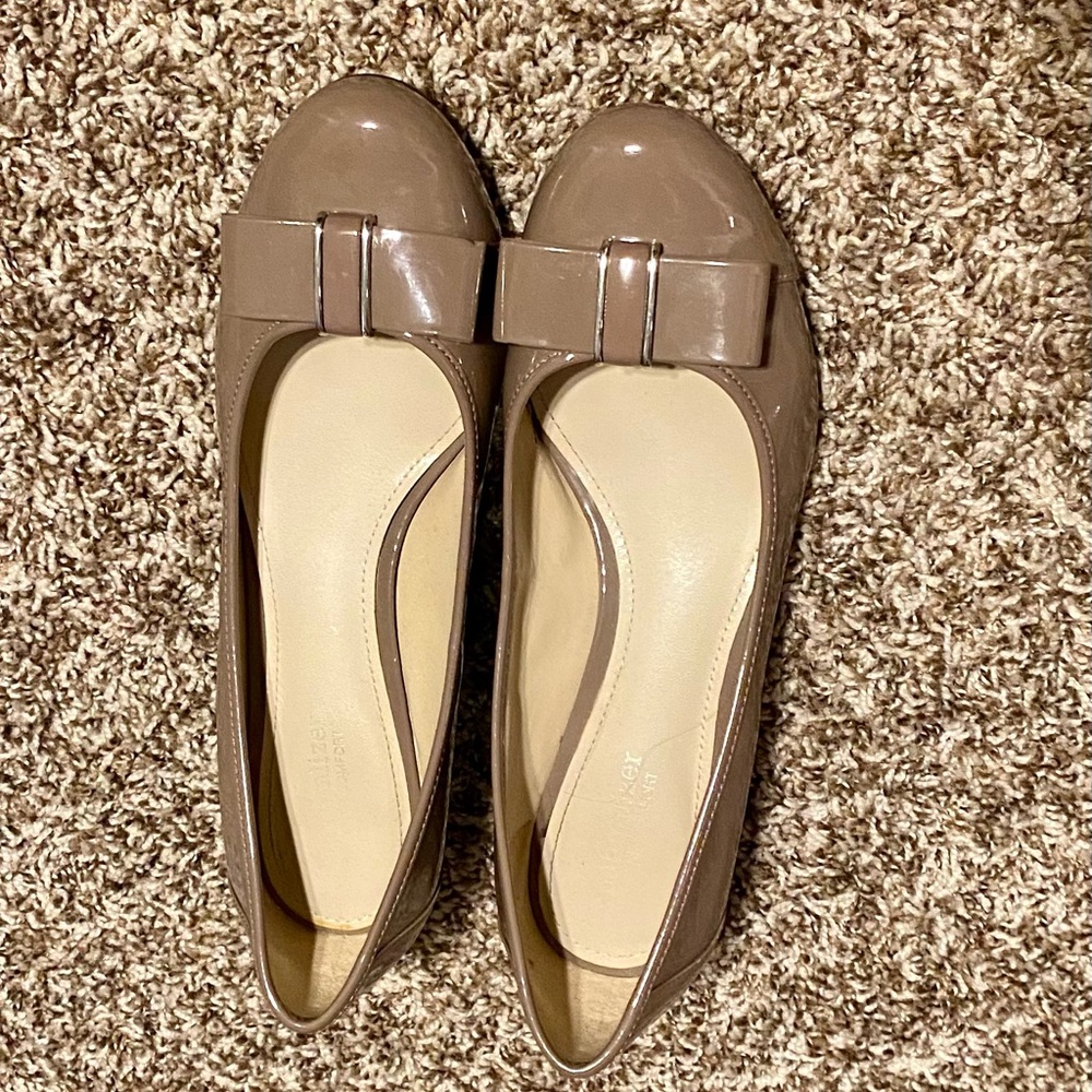Tan Patton leather, Naturalizer shoe with 2 inch heel